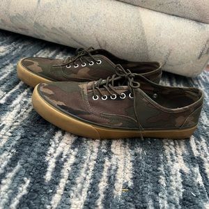 American Eagle Camo Shoes